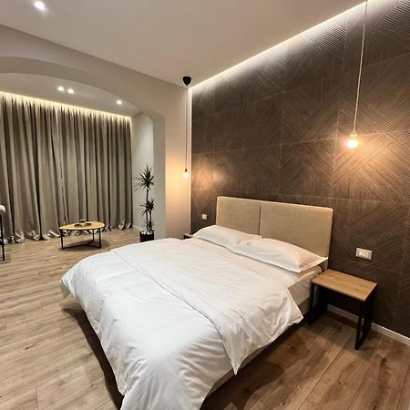 Enzo Rooms & Apartment Blloku Tirana Exterior foto
