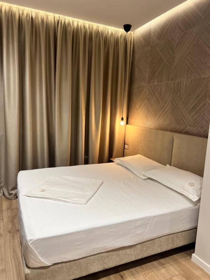 Enzo Rooms & Apartment Blloku Tirana Exterior foto