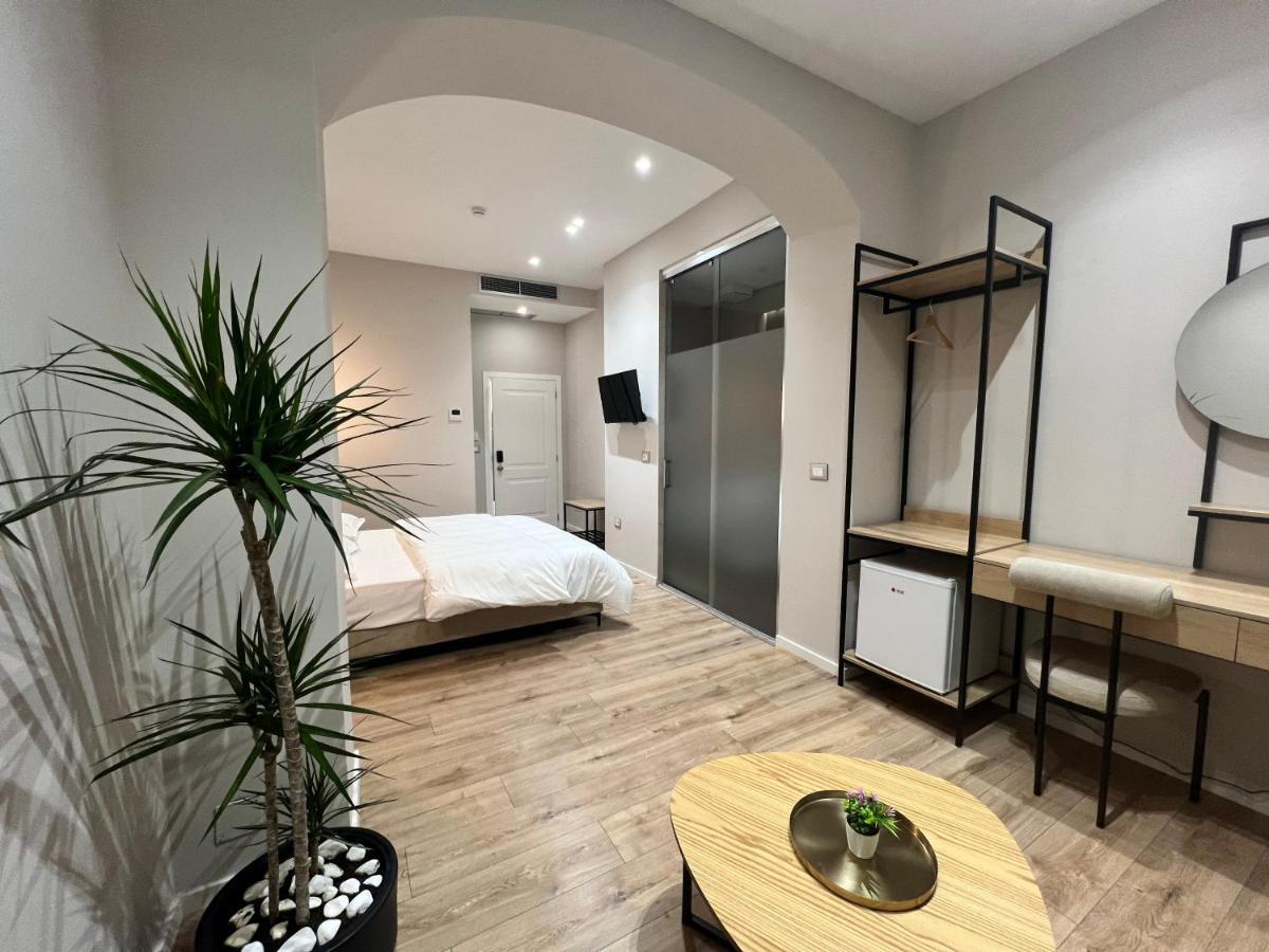 Enzo Rooms & Apartment Blloku Tirana Exterior foto