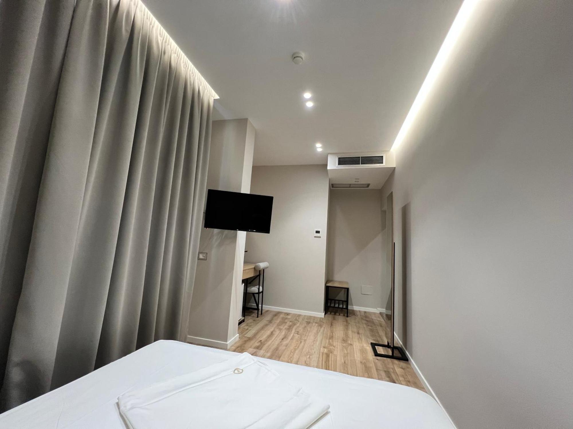 Enzo Rooms & Apartment Blloku Tirana Exterior foto